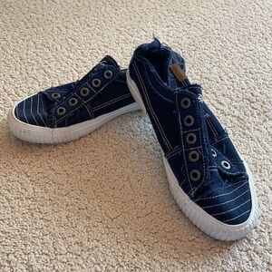Blowfish nearly new 7.5 blue slip ons